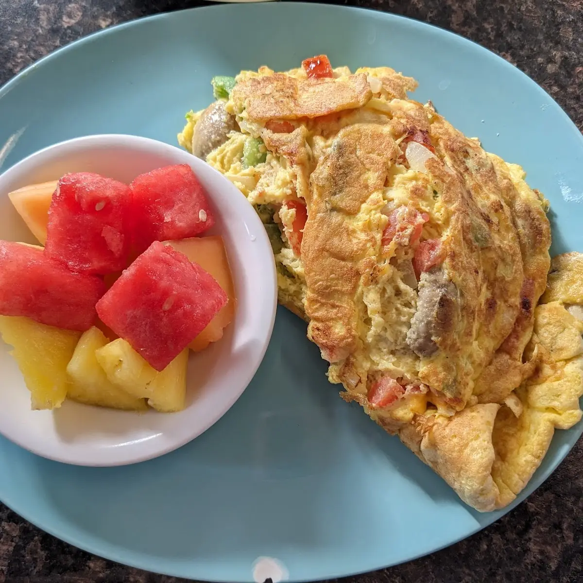 Veggie Omelette with Fruit