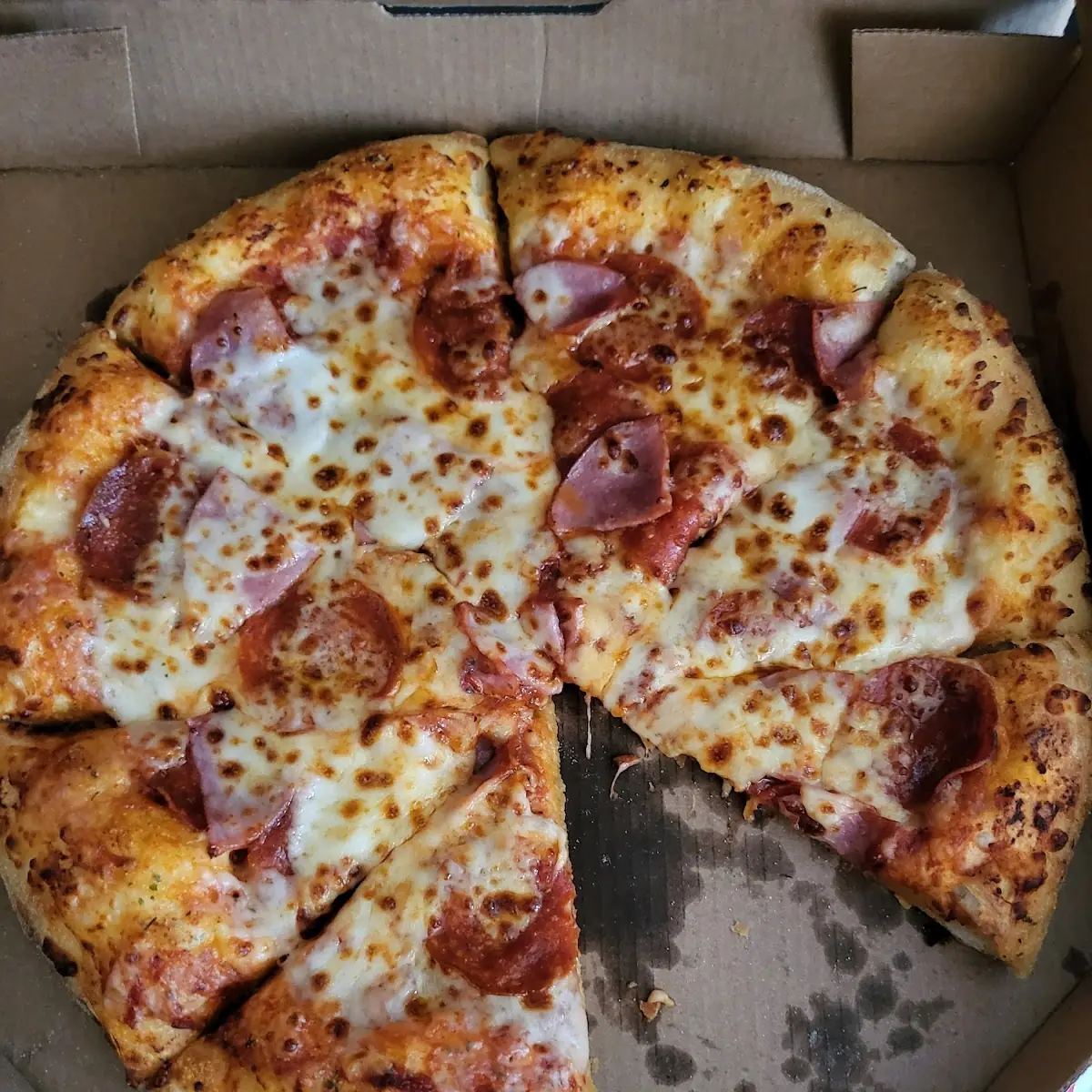 Hand Tossed Pepperoni Pizza