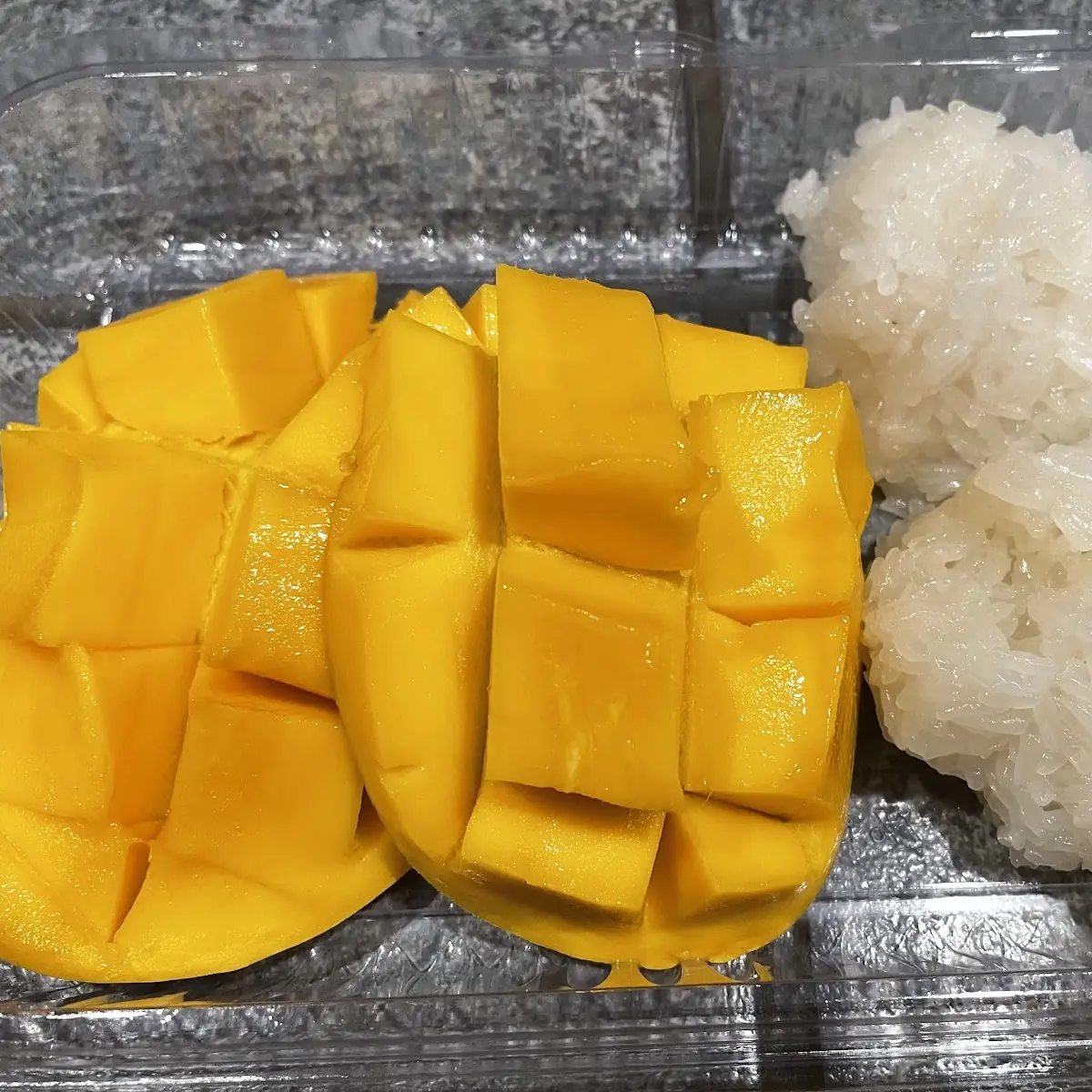 Mango Sticky Rice with Mango
