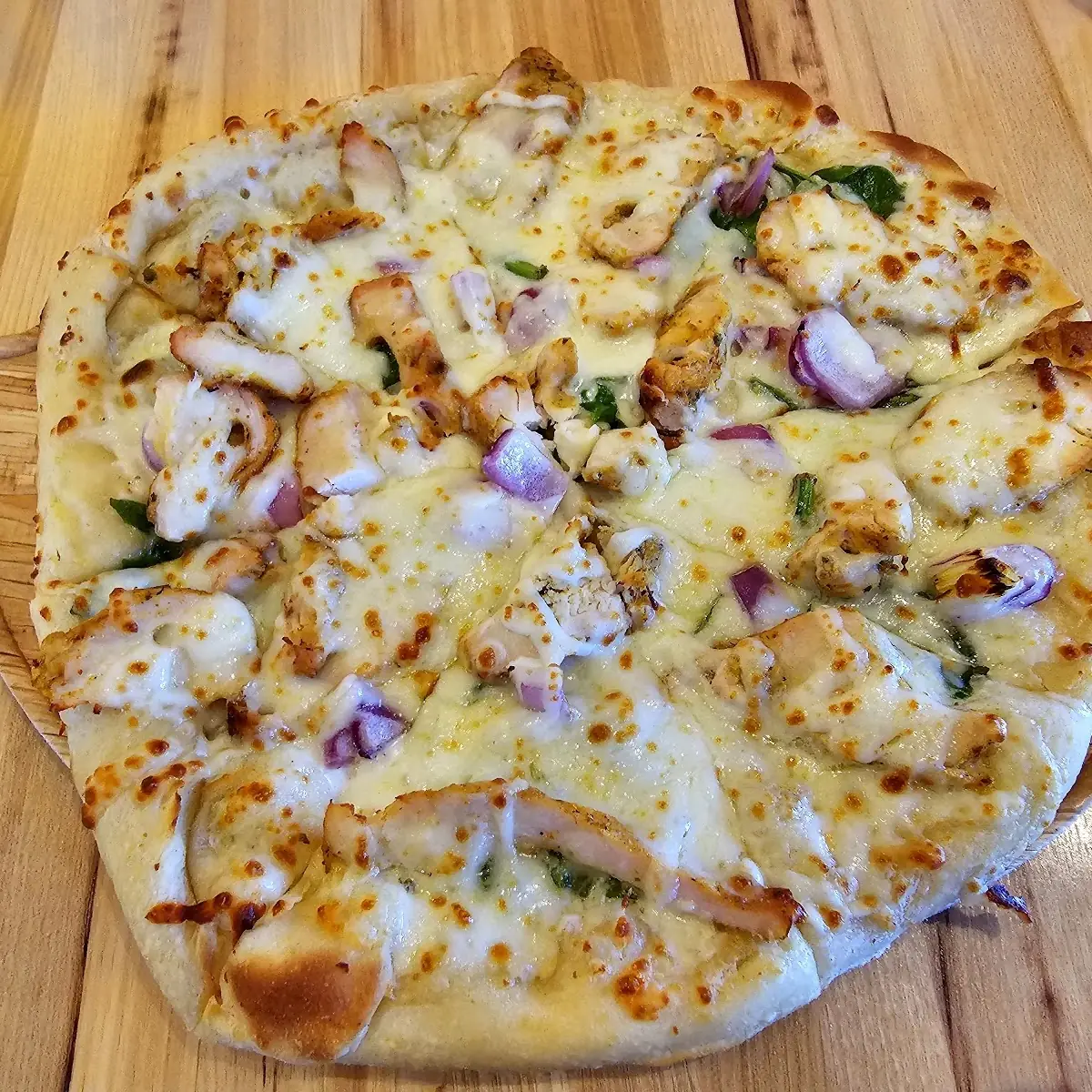 Creamy Garlic Chicken Pizza