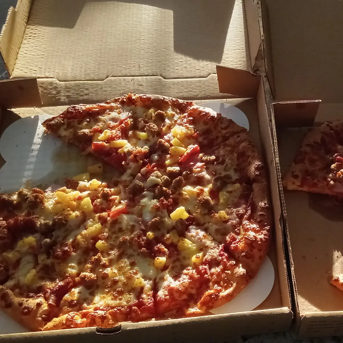 Hawaiian Pizza Meat Lovers Pizza