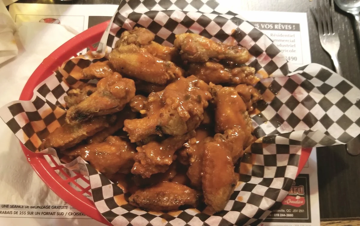 Ailes de Poulet Avec Sauce Xxxxx, Restaurant Les Ailes du Sport