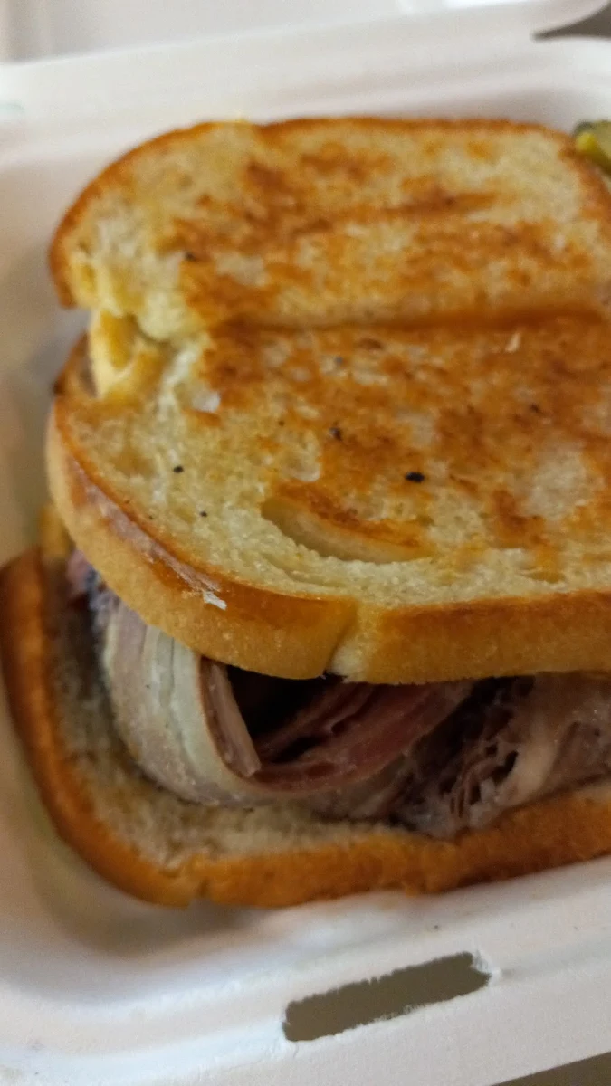 Mac & Cheese Beef Brisket Sandwich