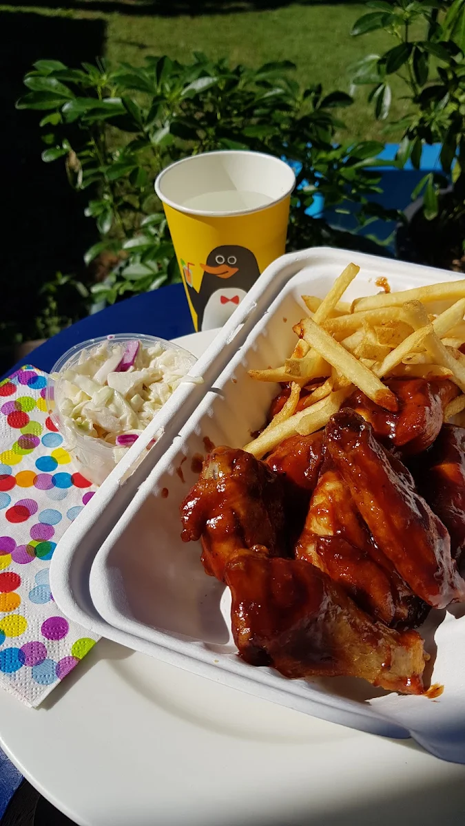Chicken Wings and Potato Chips and Coleslaw, Twelve Boar American BBQ (North Lakes)