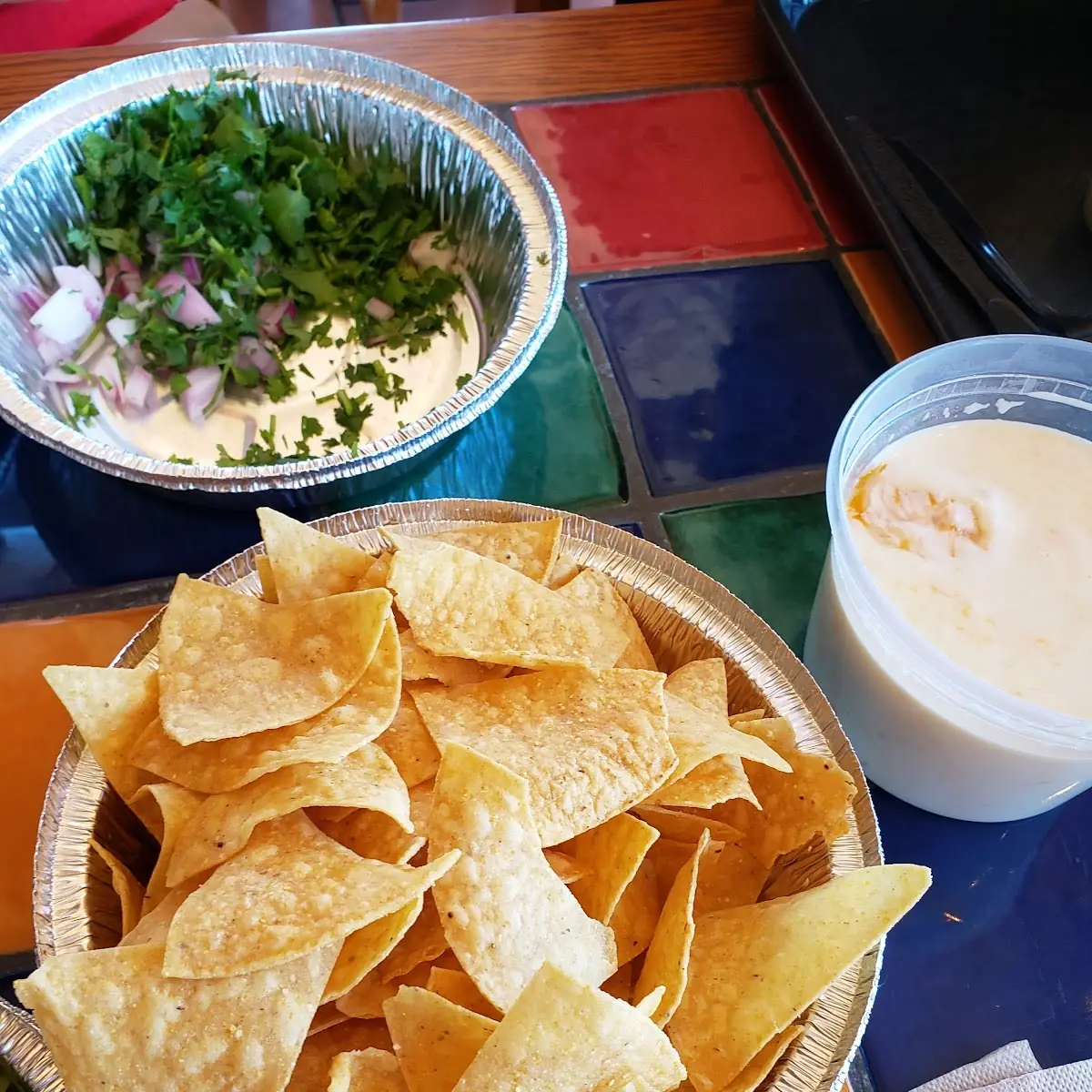 Chips Queso Guacamole