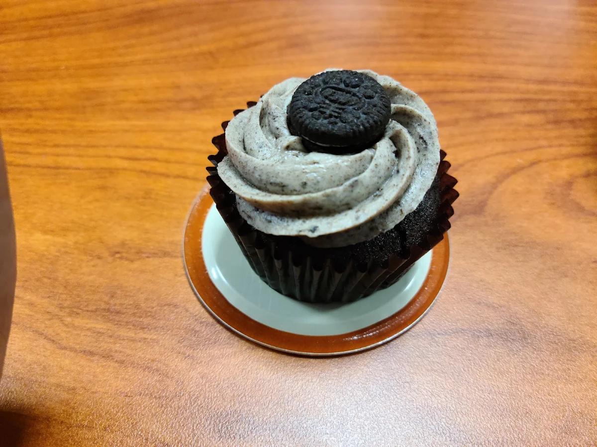 Oreo Cookies & Cream Cupcake