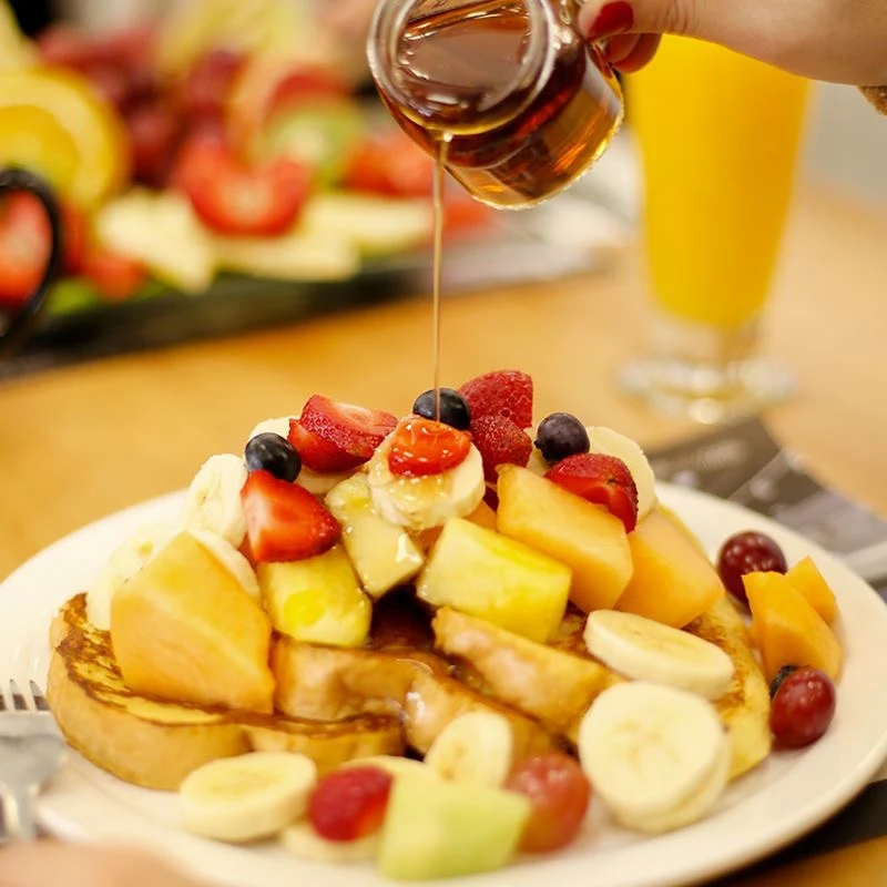 Combo Pain Doré Avec Fruits Frais Fresh Fruit French Toast Combo, Tutti Frutti déjeuner et diner