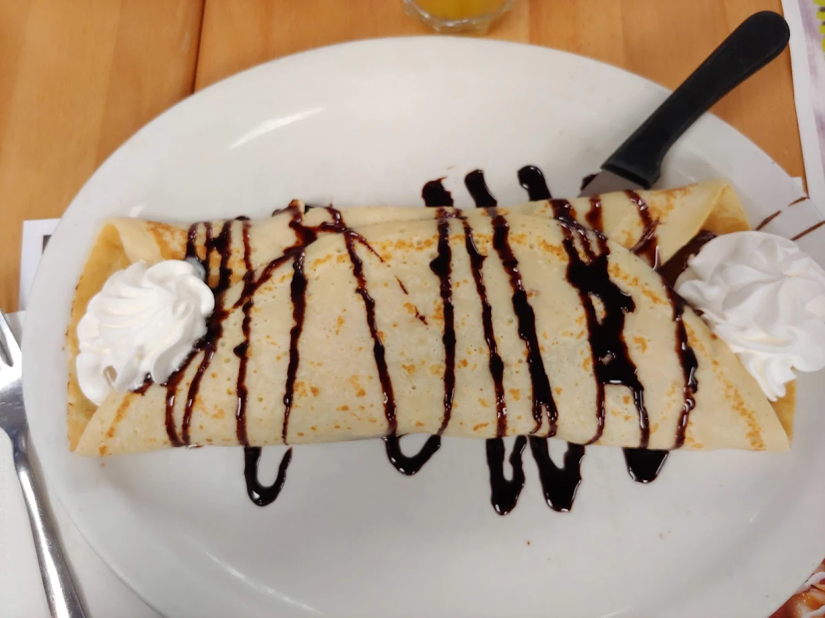 Crêpe Bananes Avec Nutella, Tutti Frutti déjeuner et diner