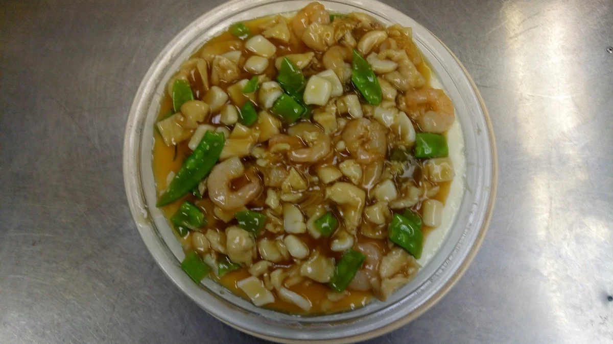 Diced Chicken & Cashews in Yellow Bean Sauce, Signature Palace Restaurant Chinese food 中餐&汇鼎轩 火锅店 hot pot