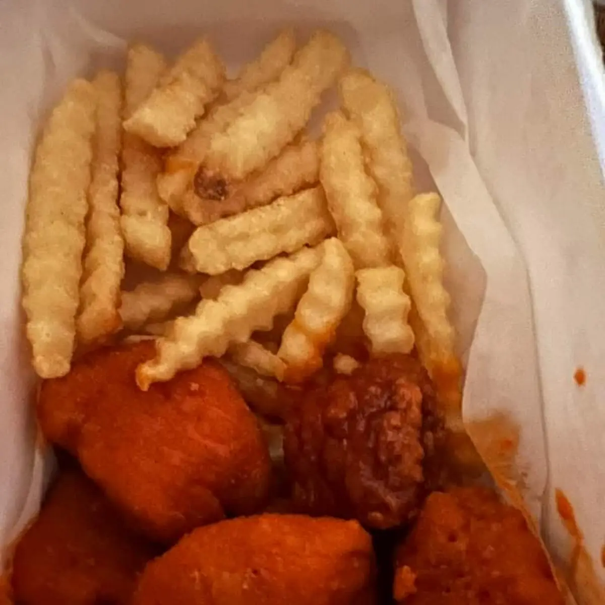 Boneless Wings and Fries