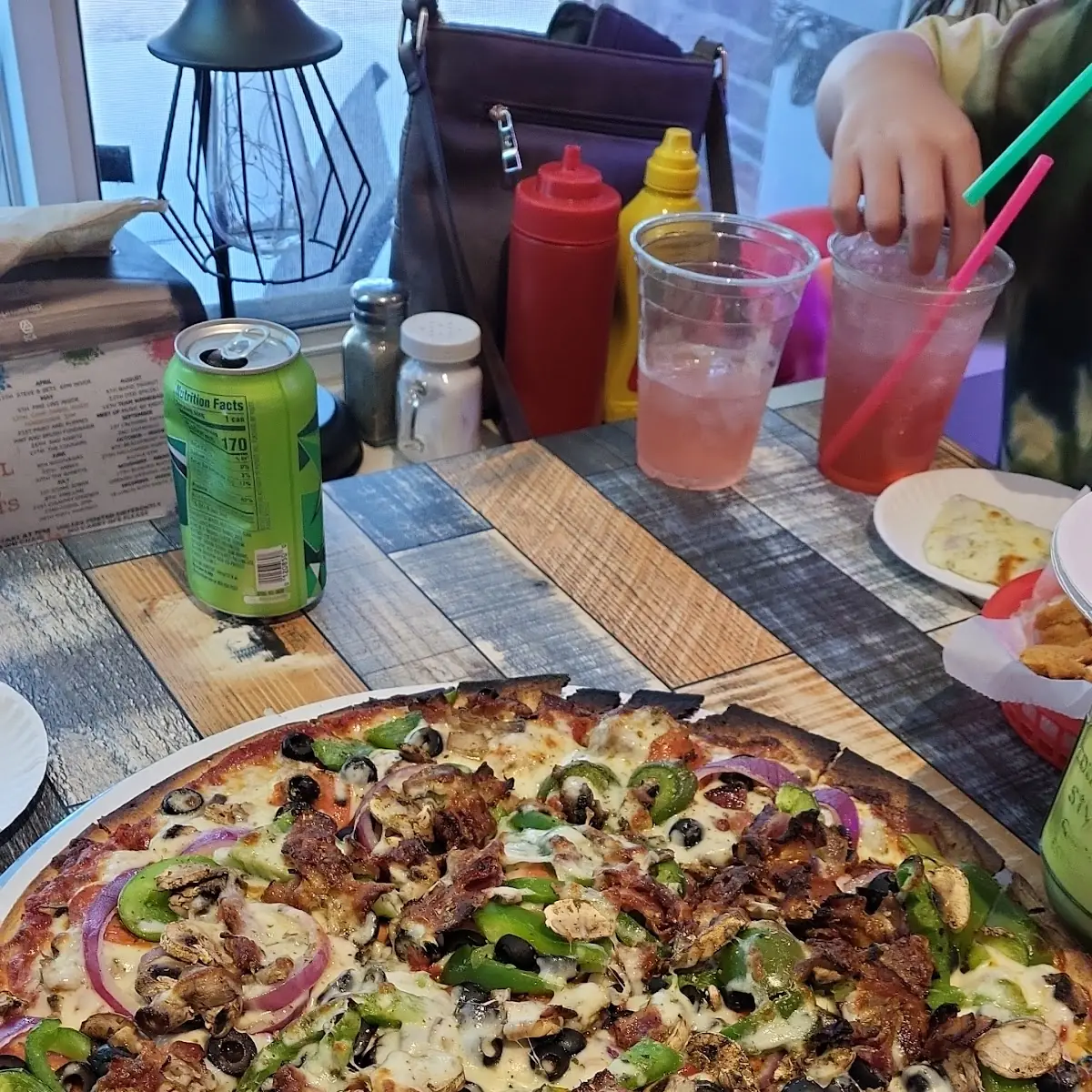 14 Inch Deluxe Pizza
