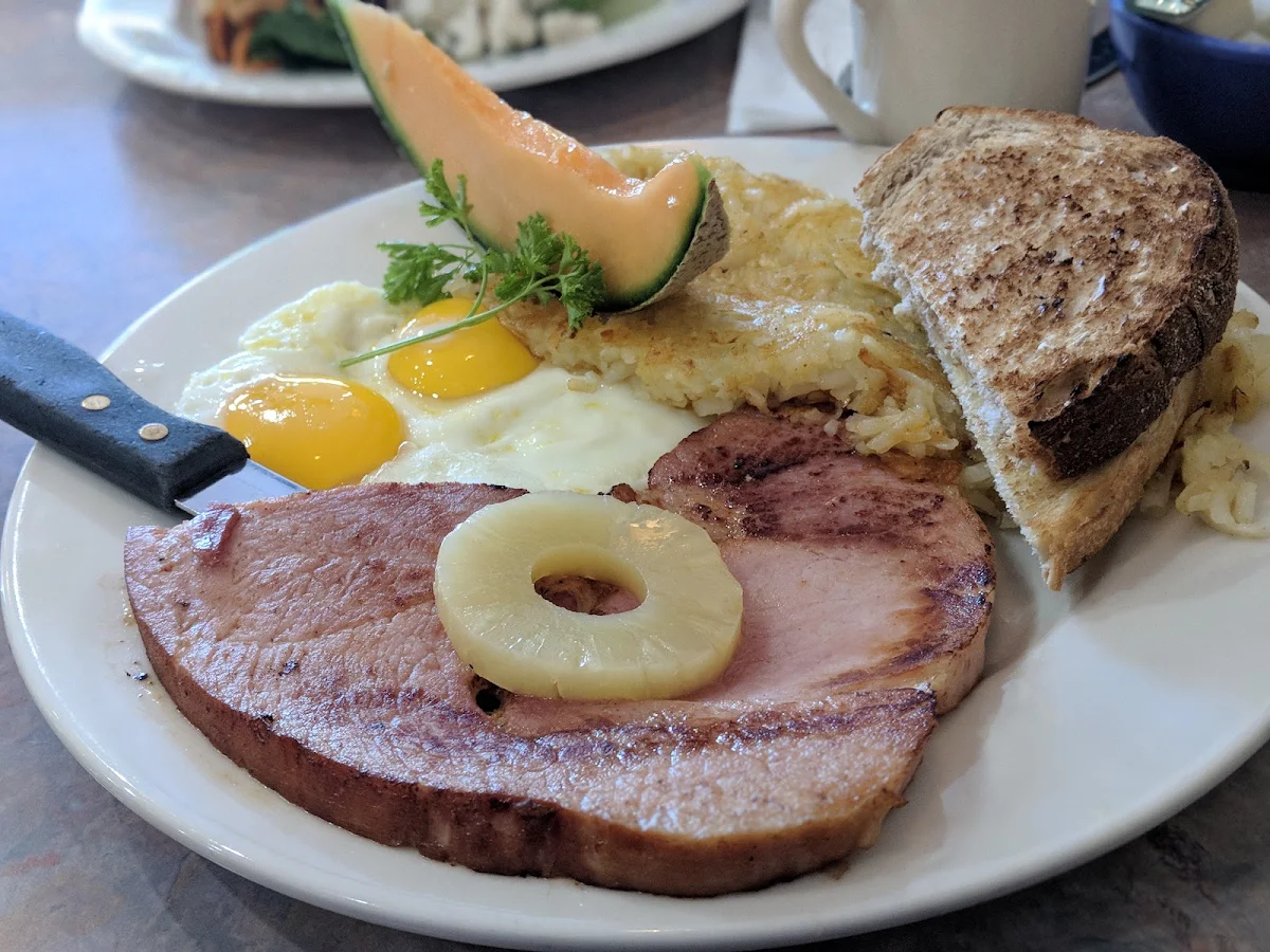 Peg’S Ham Steak & Eggs
