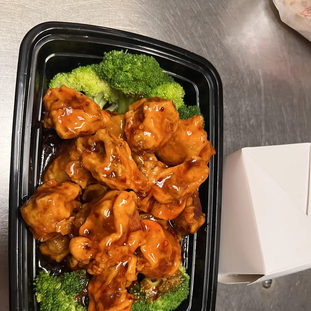 Maki Han Nook General TSO Chicken