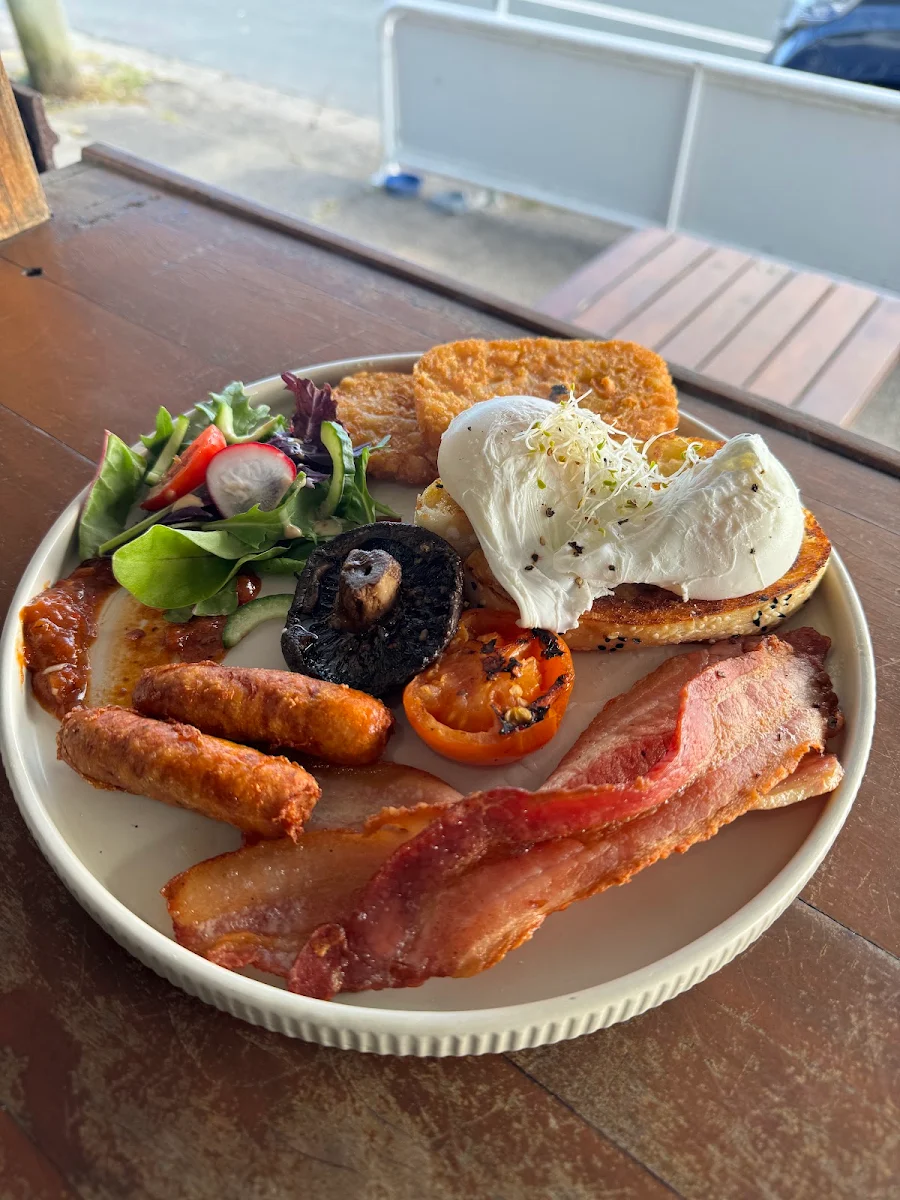 English Breakfast, Flume By The River