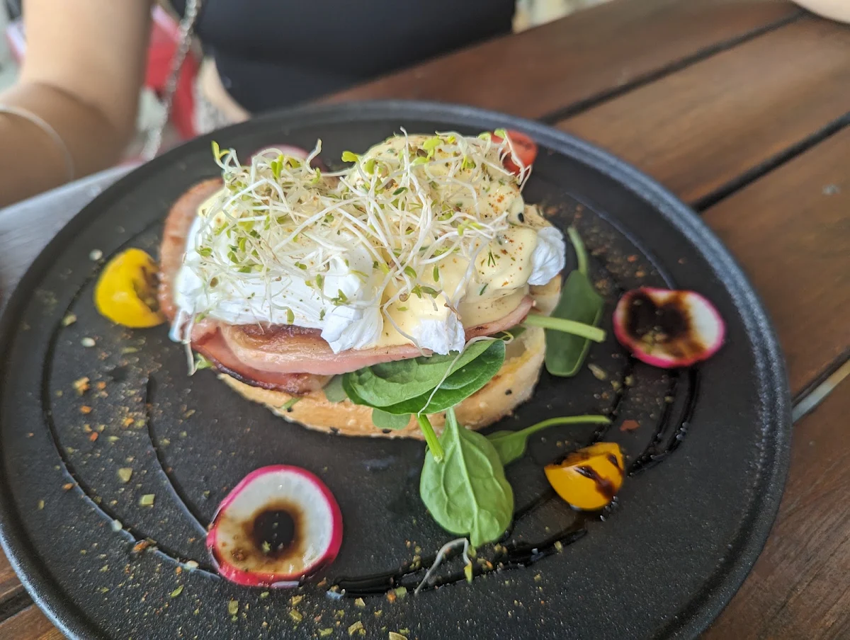 Rosti & Avo, Flume By The River
