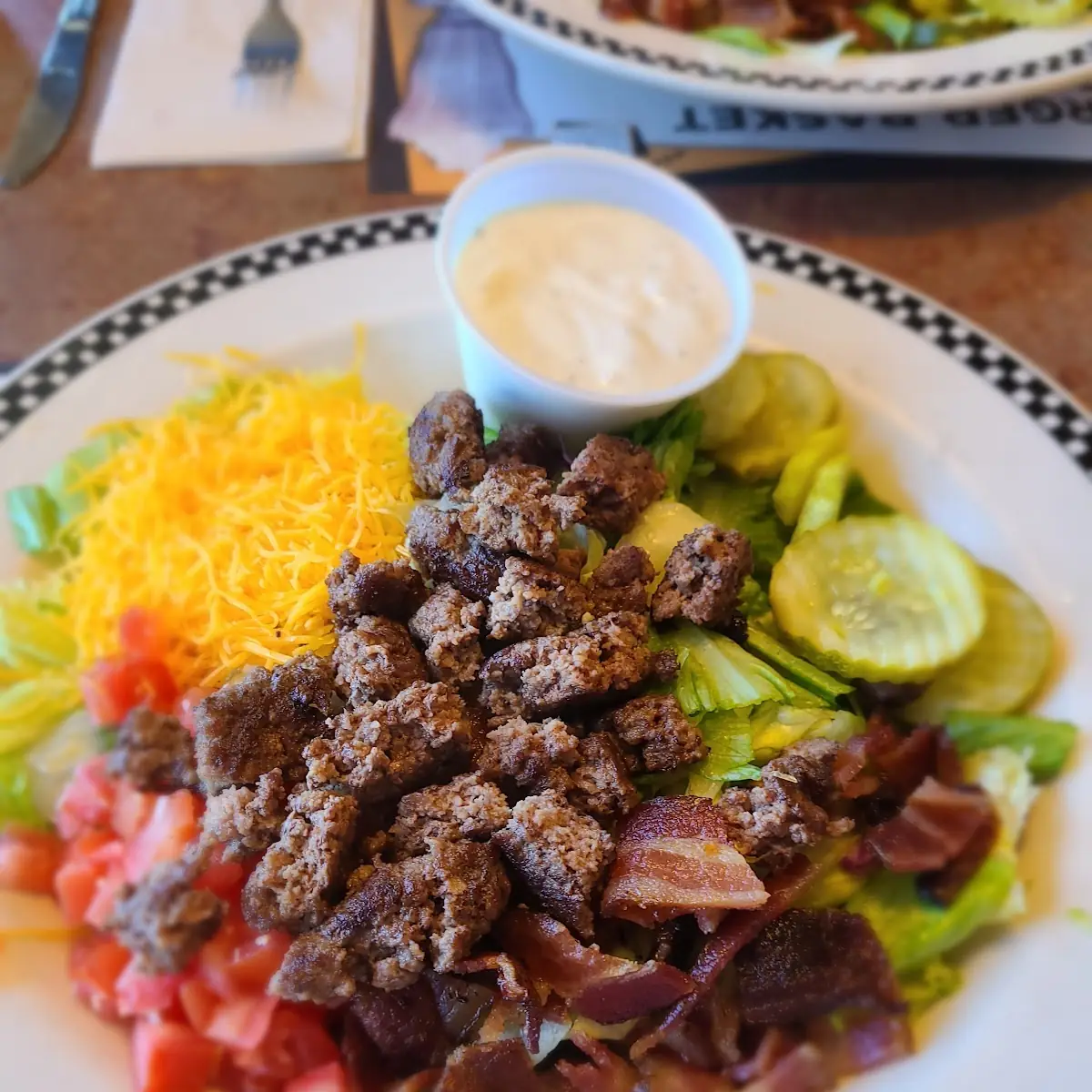 Bacon Cheeseburger Salad 800 Cals