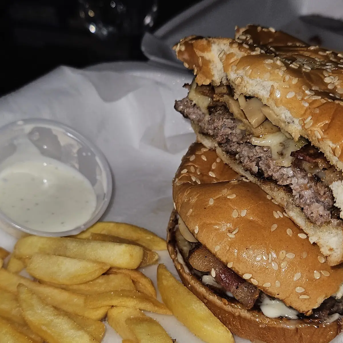 MO's Bacon Mushroom & Swiss Burger