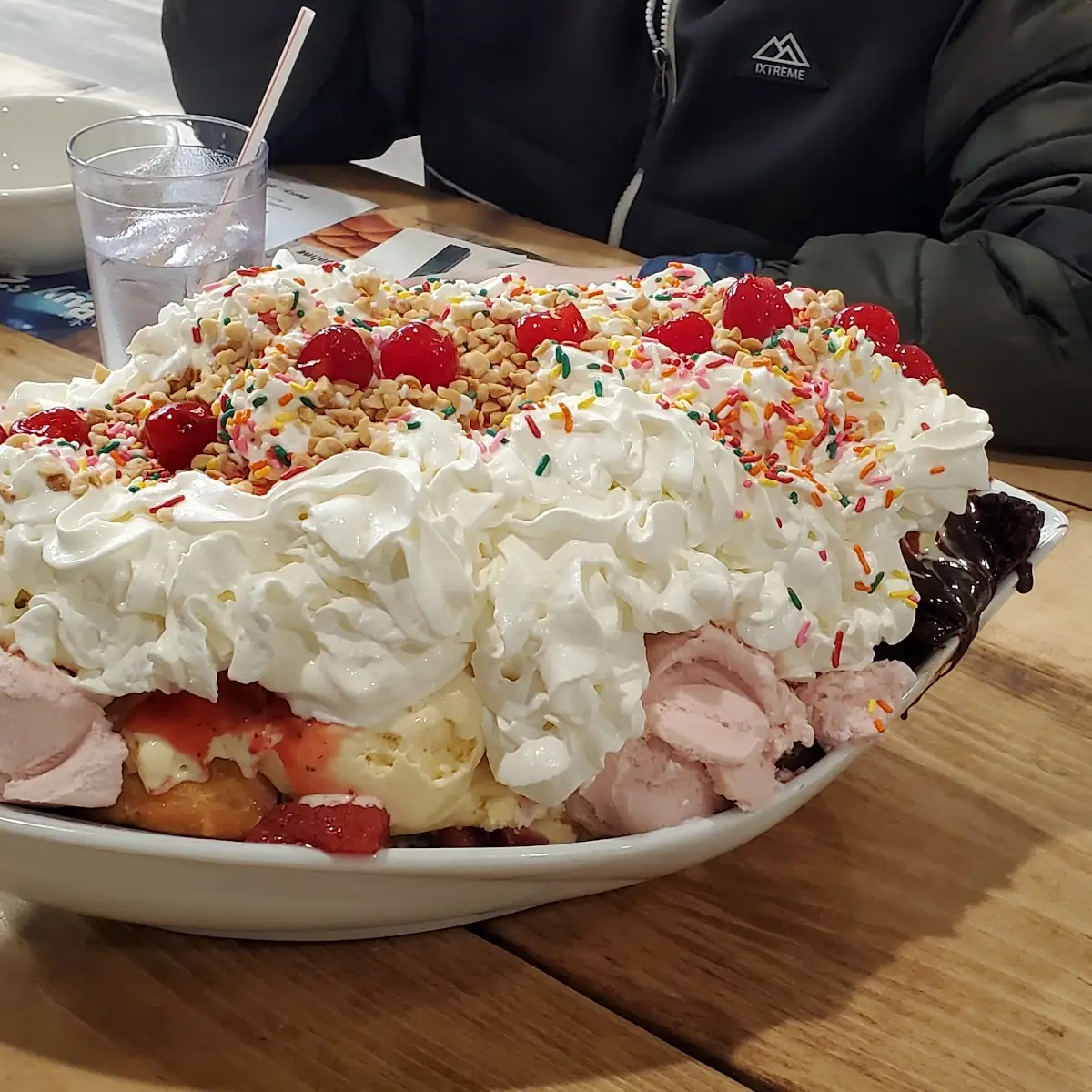 Large Ice Cream Sundae