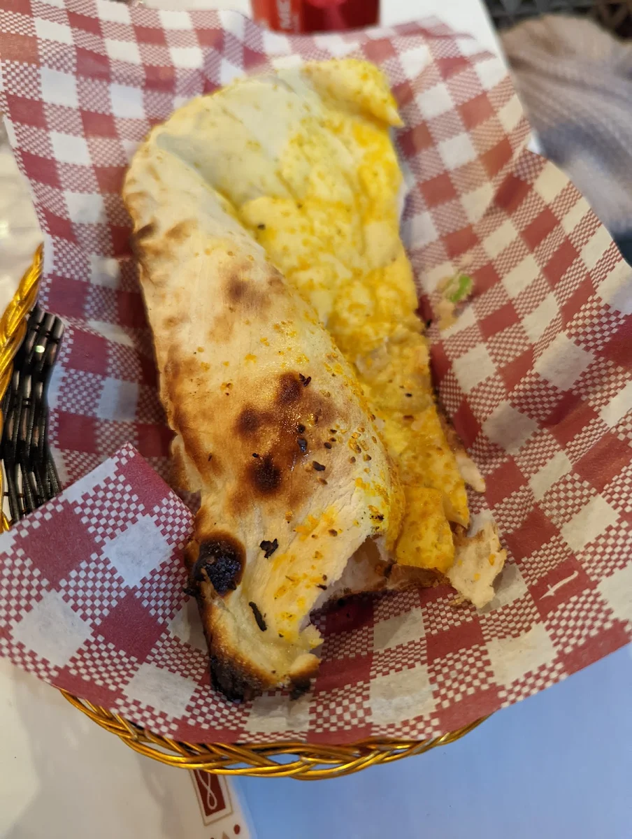 Garlic Naan, Daawat Indian Restaurant