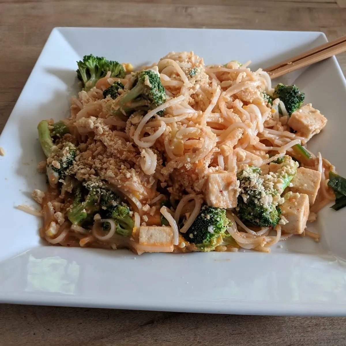 29 Pad Thai w Tofu and Broccoli