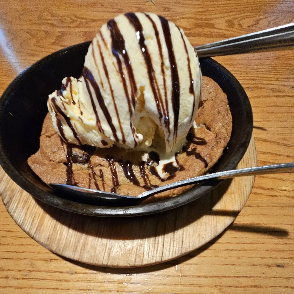 Skillet Chocolate Chip Cookie