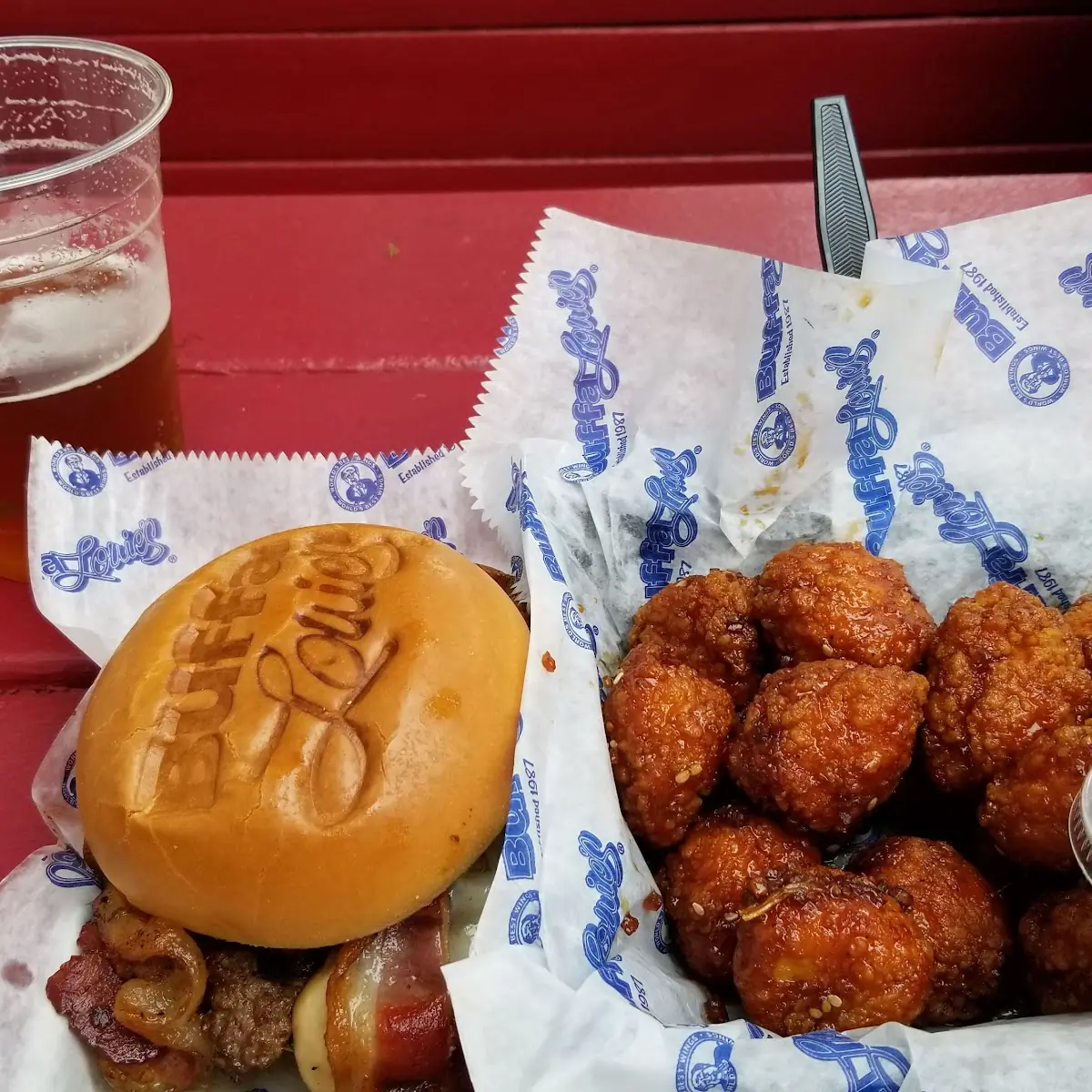 Boneless Wings & Bacon Cheeseburger