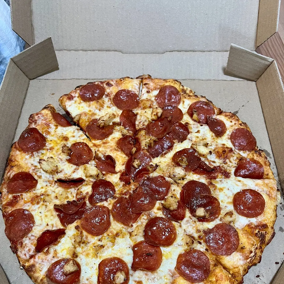 Pepperoni and Chicken Pan Pizza