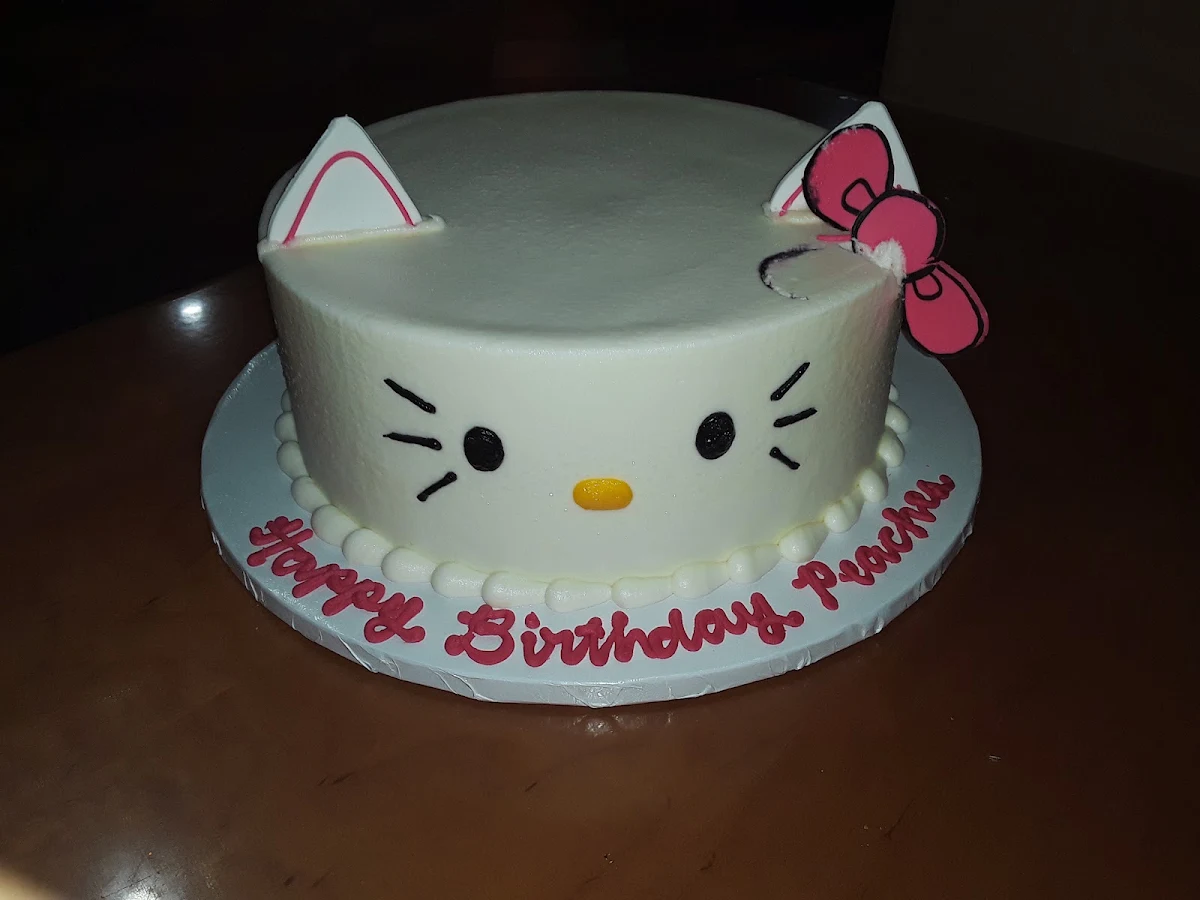 Hello Kitty-Red Velvet with Walnuts Cake
