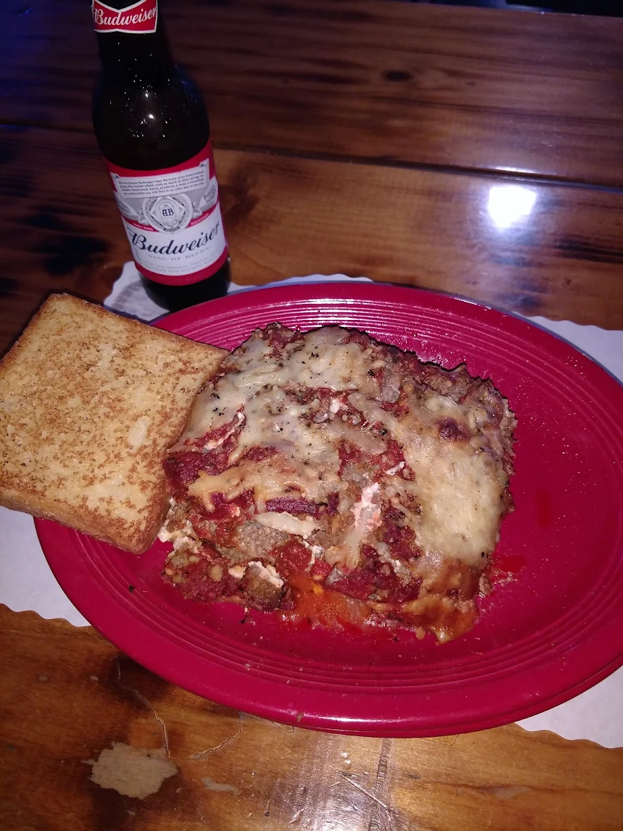 Lasagna with Garlic Bread Special