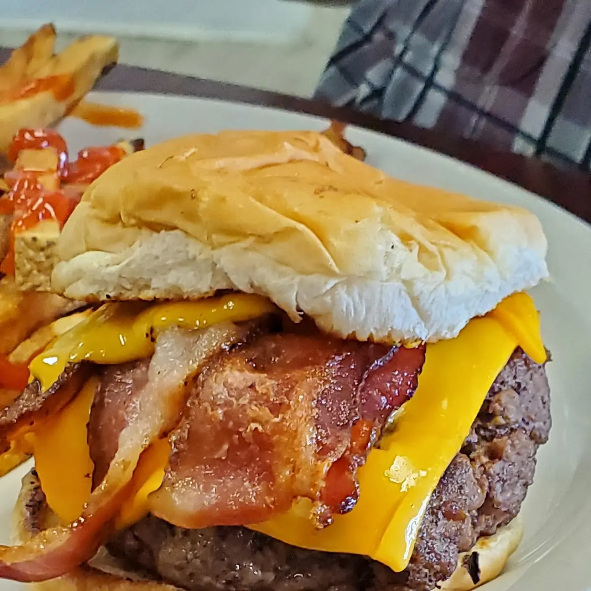 1 2 lb Bacon Cheeseburger
