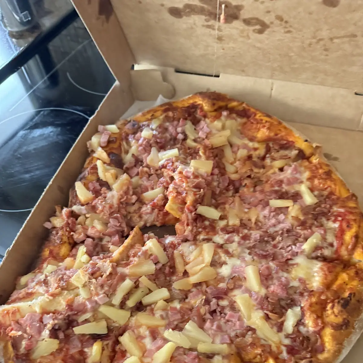 Large Pizza Hawaiian Pizza