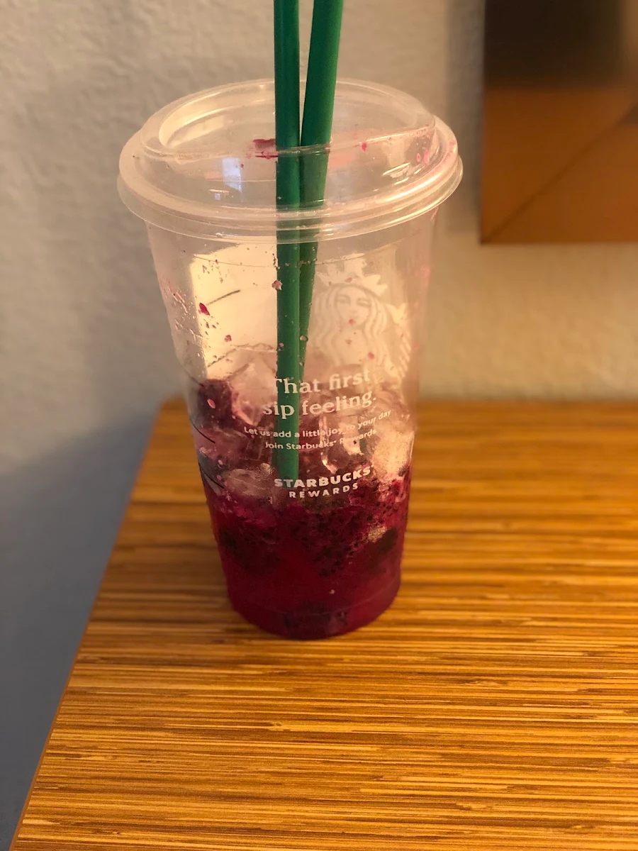 Venti Mango Dragonfruit Lemonade Refresher