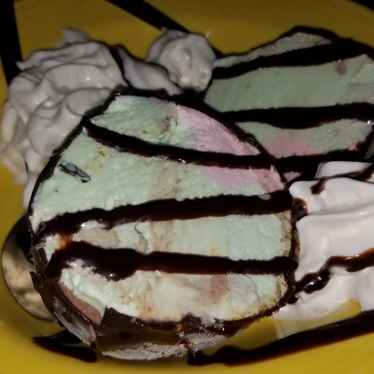 Spumoni Bomba
