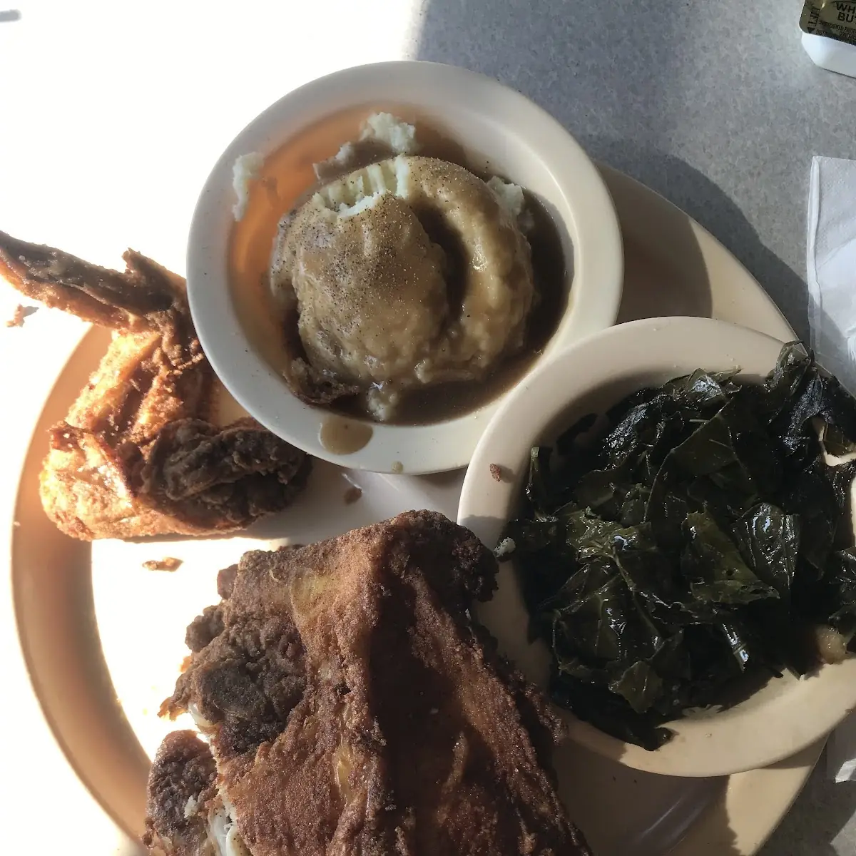 Sides Mashed Potatoes and Collard Greens