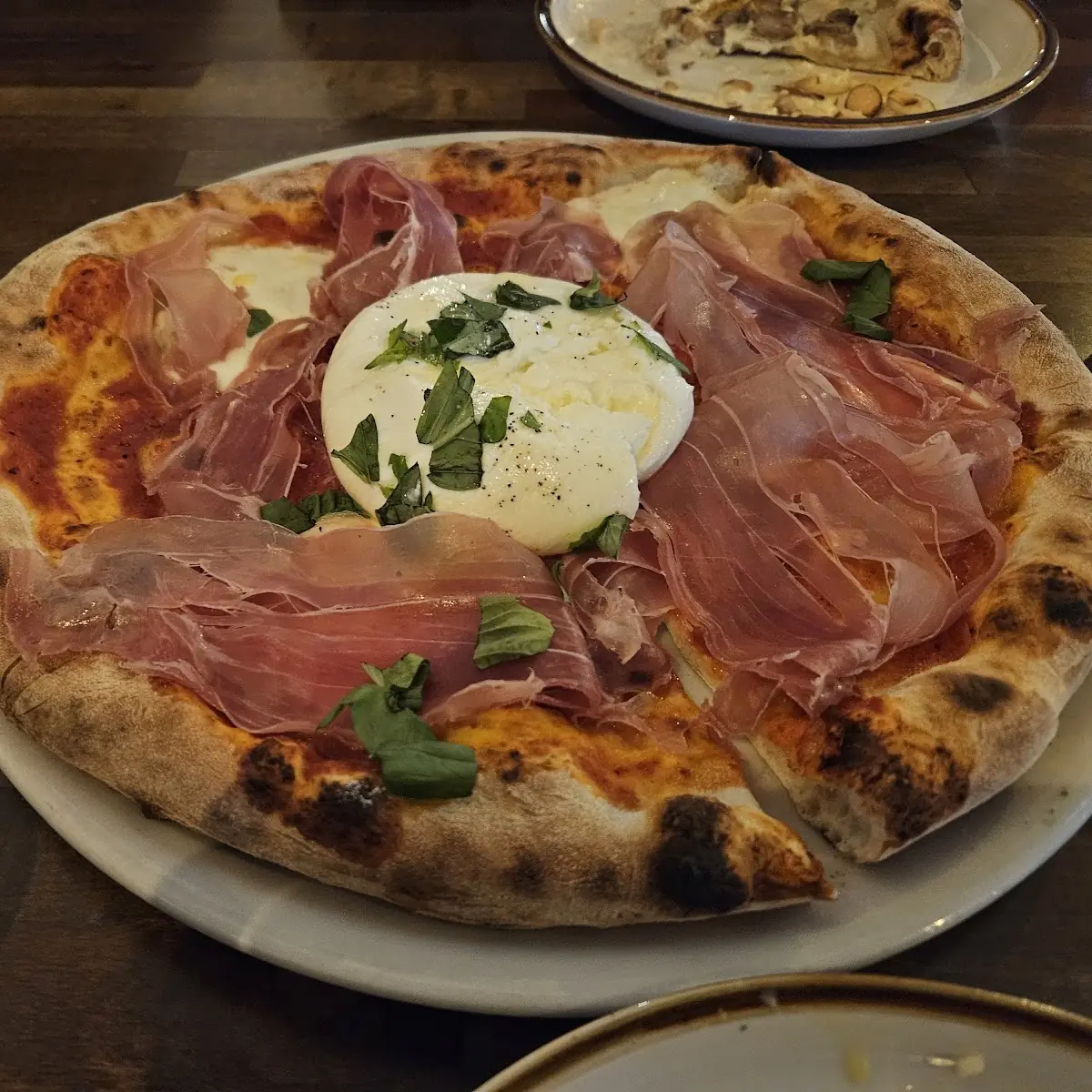 Buffala Prosciutto Pizza