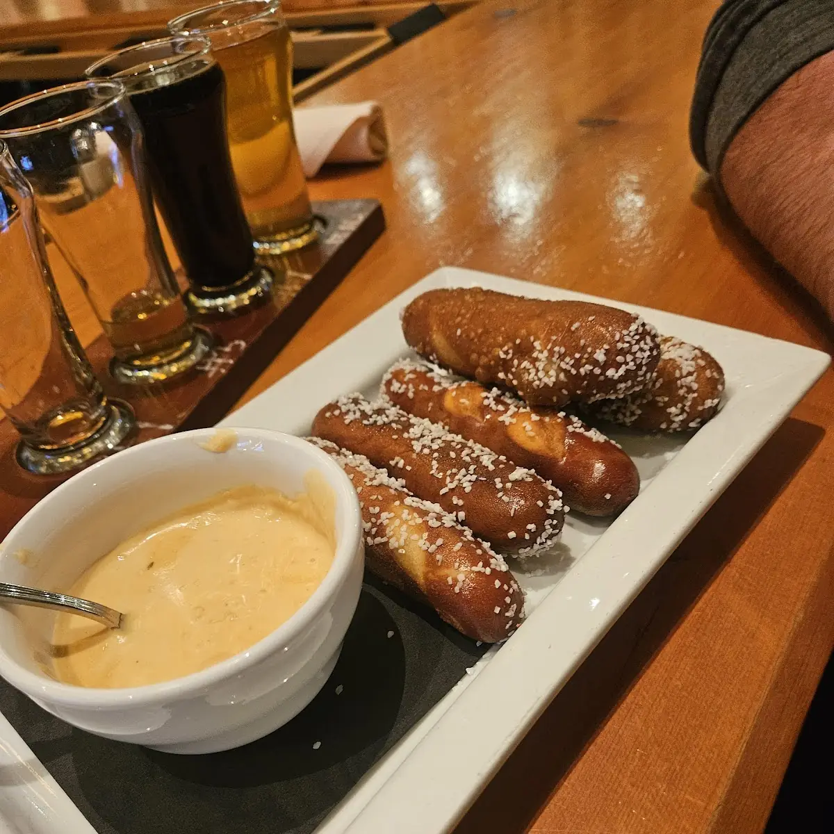 Pretzels with Cheese Dip