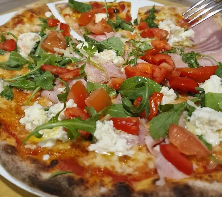 Highlights, Elie's The Original Lorenzo's Pizza