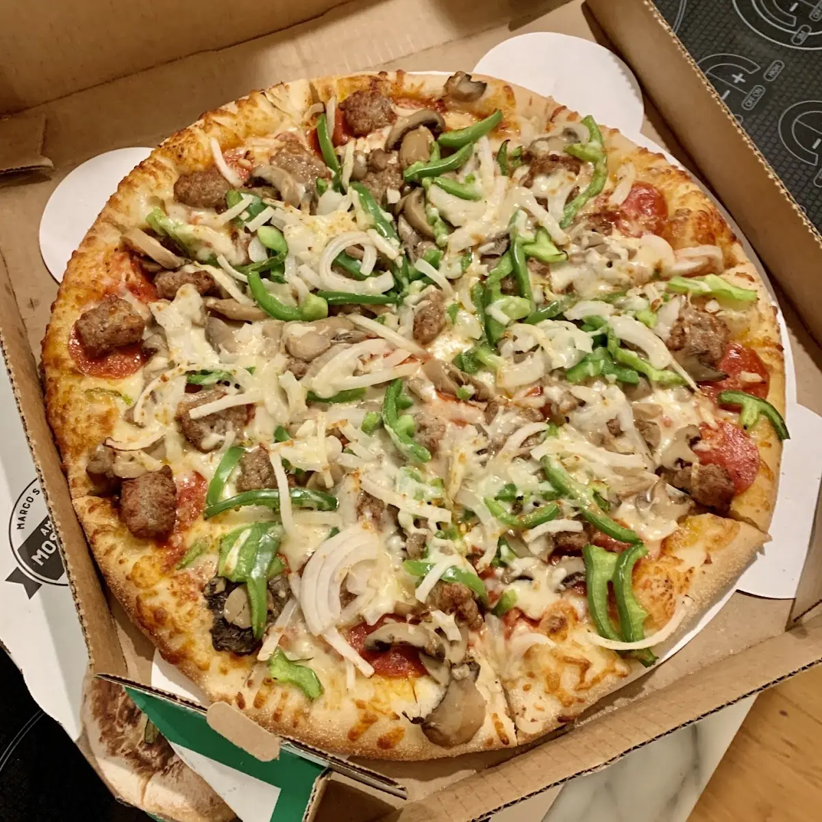 Deluxe Pizza