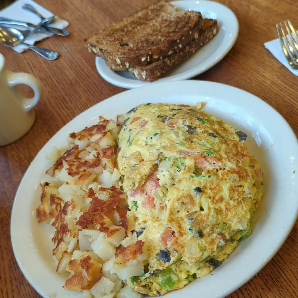 Omelet with Avocado Tomato Baconz and Mozzarella Cheese