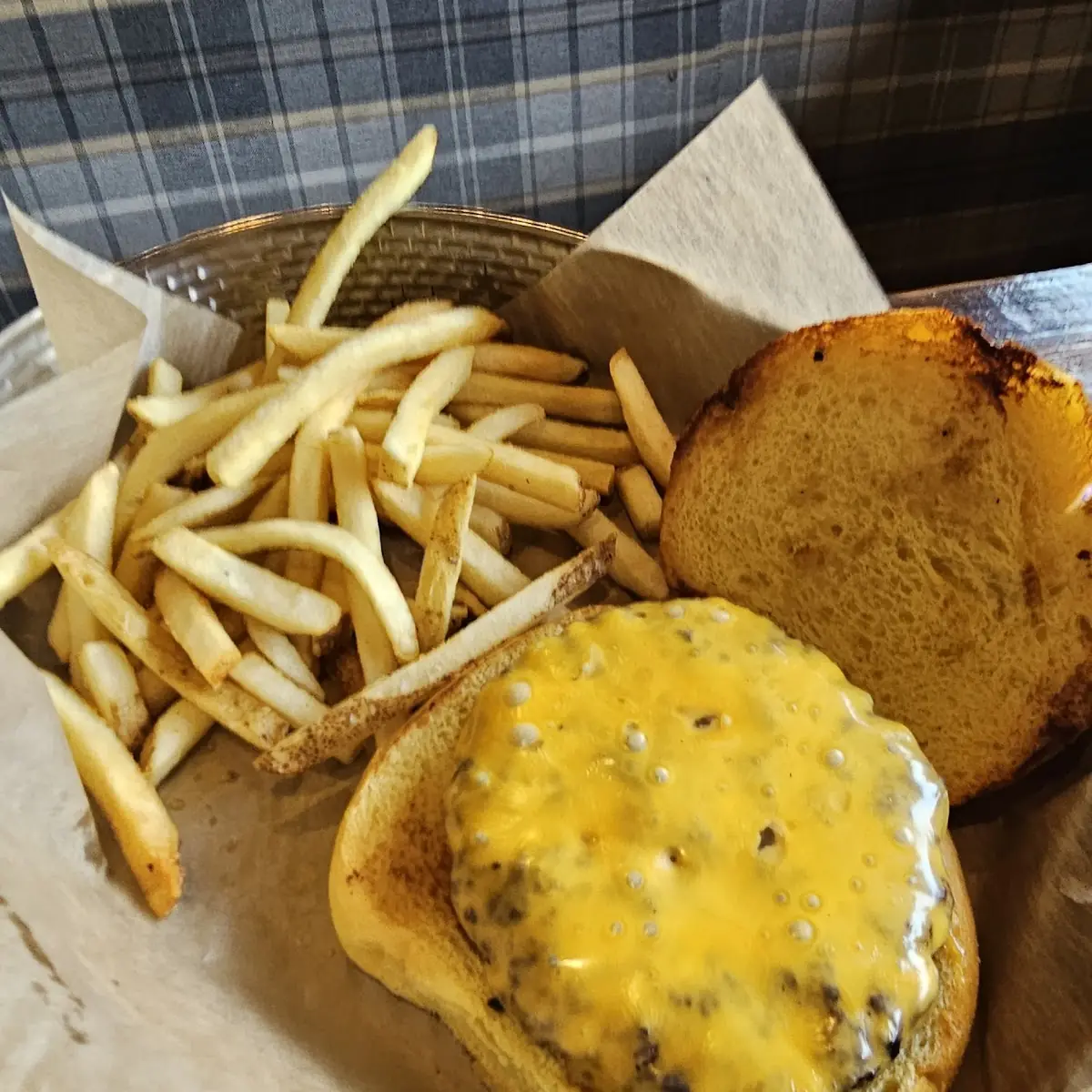 Kids Cheeseburger