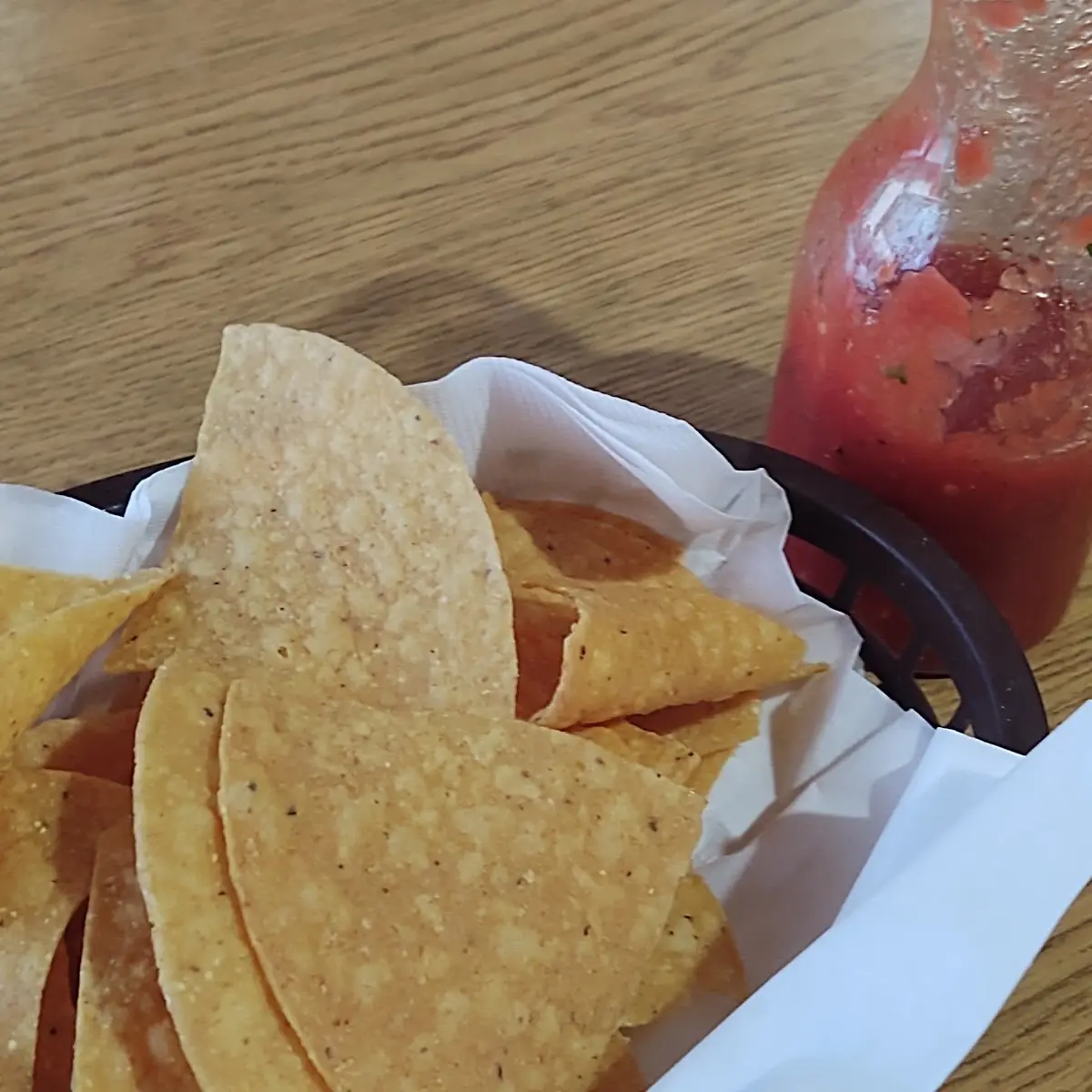 Half Pint of Salsa w Chips