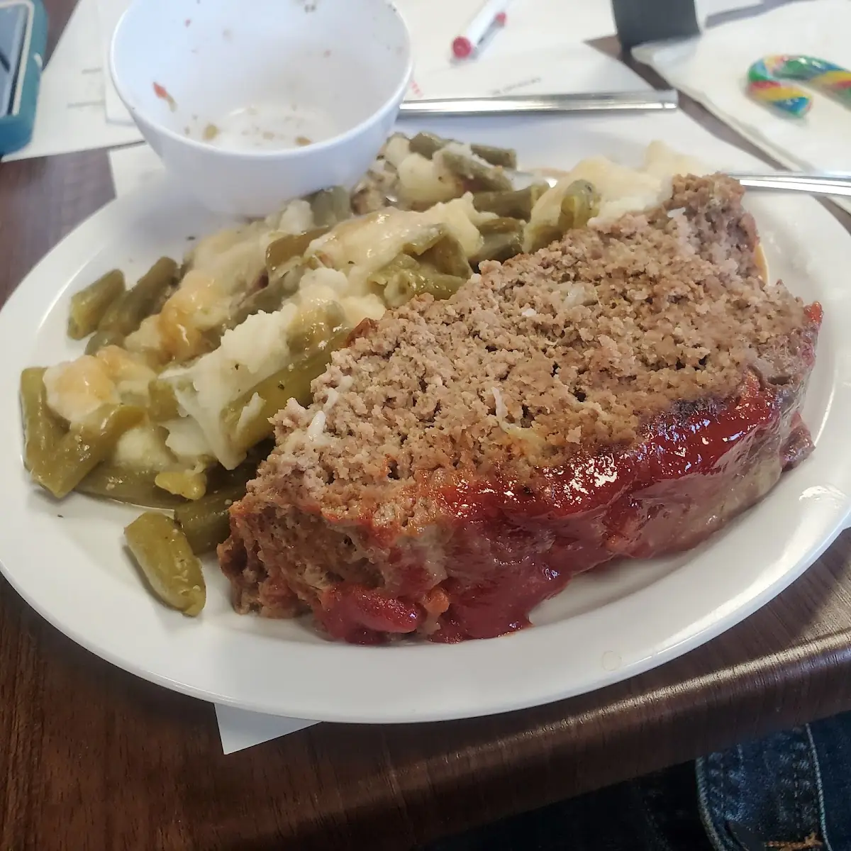 Meatloaf with Green Beans and Mashed Potatoes