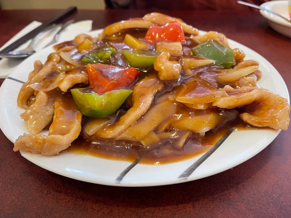 Flat Rice Noodles with Pork Neck Slices