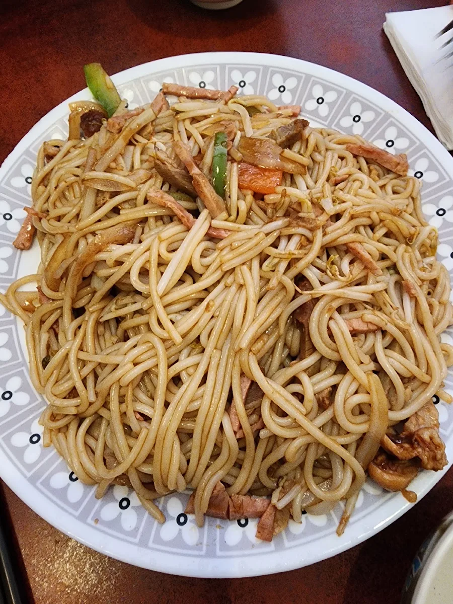 Stir Fried Rice Spaghetti with 3 Kind of Shredded Meat