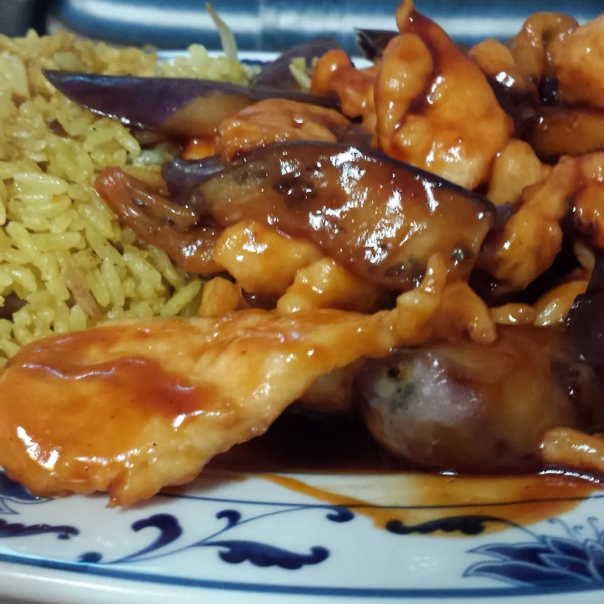 Triple Delight w Garlic Sauce