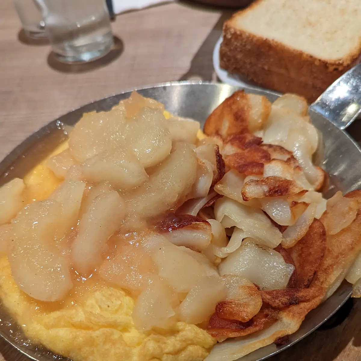 Apple & Cheese Omelette