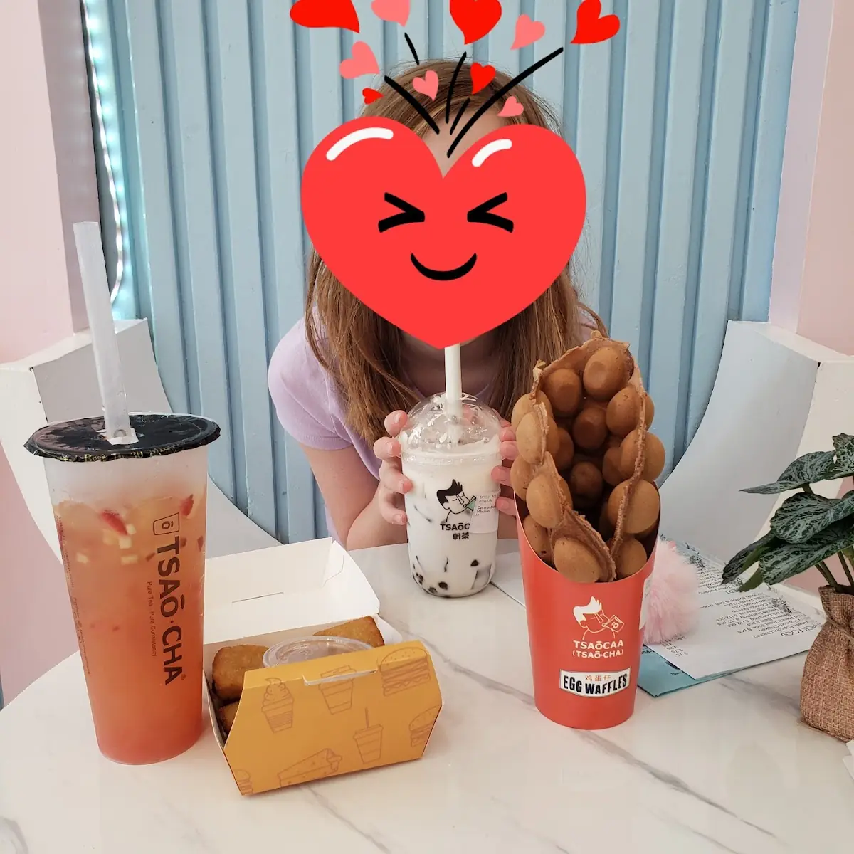 Bubble Waffle W. Amber Boba 黑珍珠鸡蛋仔