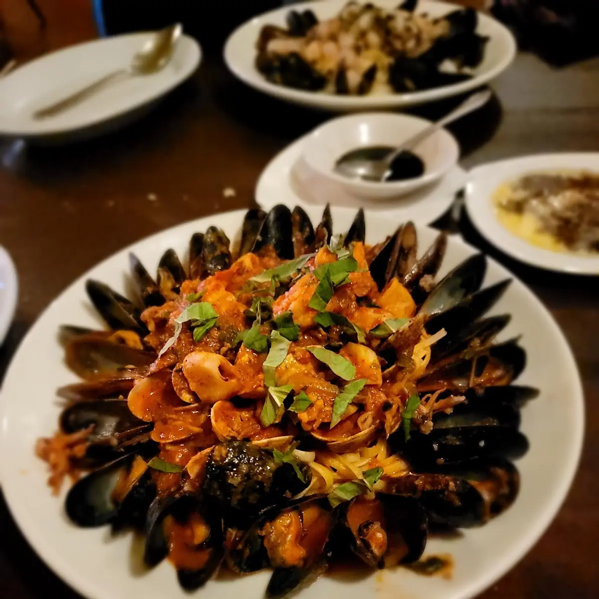 Linguini with Mussels in Zesty Marinara Sauce