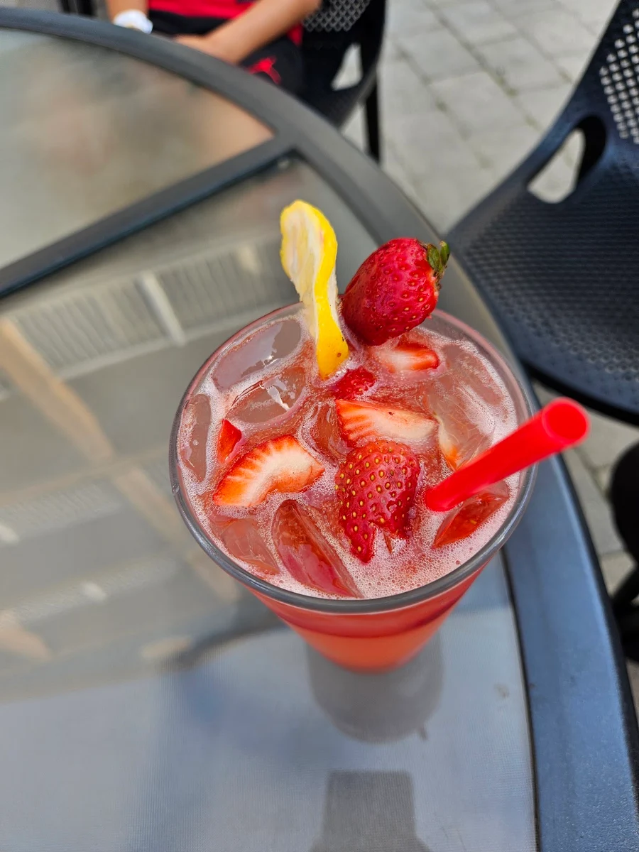 Strawberry Lemonade, Sunset Grill