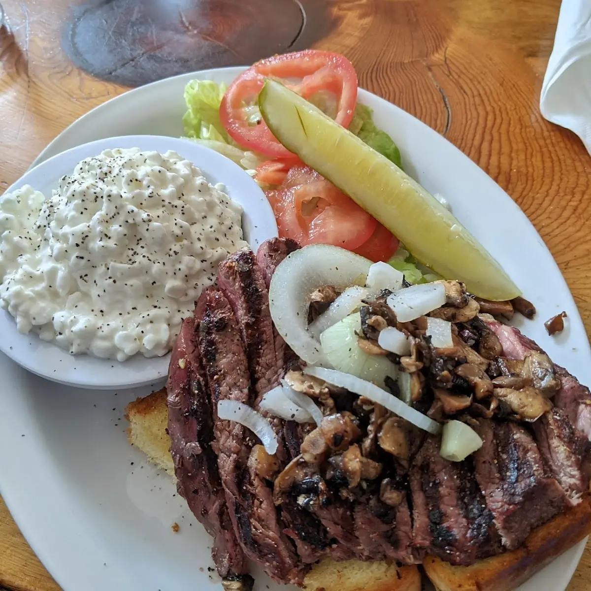 Open Face Steak Sandwich on Garlic Bread